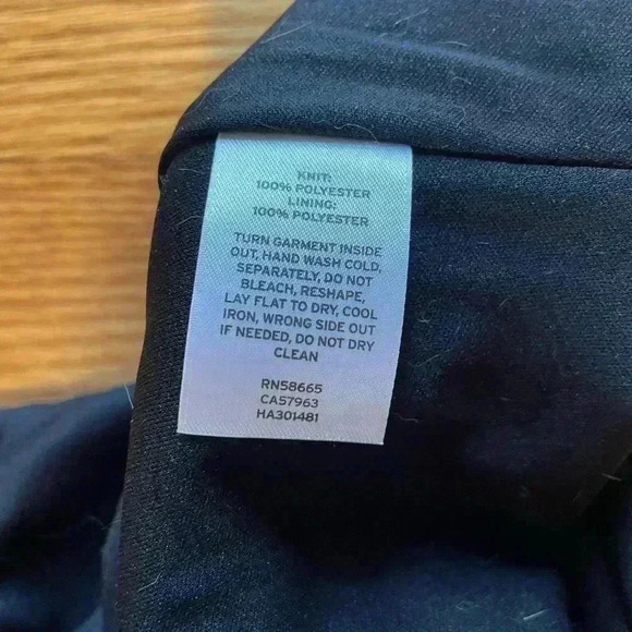 Black Sequin Halogen Mini Skirt Size 4P - Picture 2 of 7